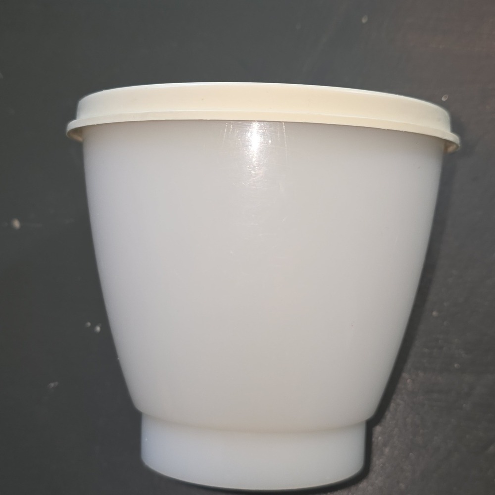 Vintage Tupperware Servalier Small Bowl 732-4 with‎ Lid 733-20 White Cream USA